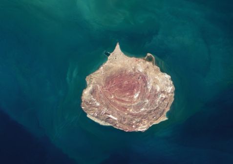 Hormuz Island anchors Iran's control over the Strait of Hormuz